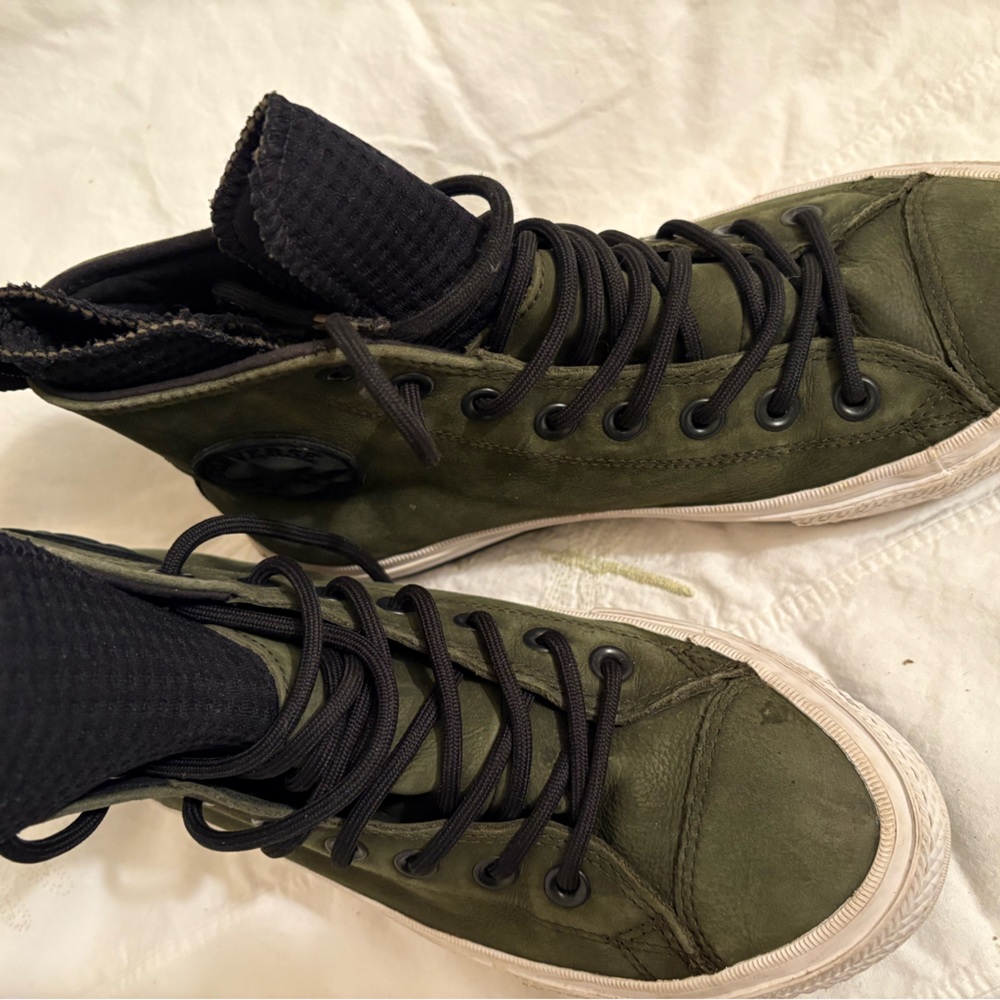 Converse Chuck Taylor All Star Waterproof High Top Unisex Sneaker/Boot - Picture 2 of 10